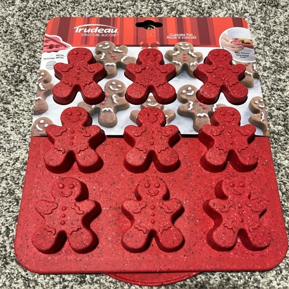 NIP Trudeau Silicone Holiday Gingerbread Man Woman Cupcake Pan 12